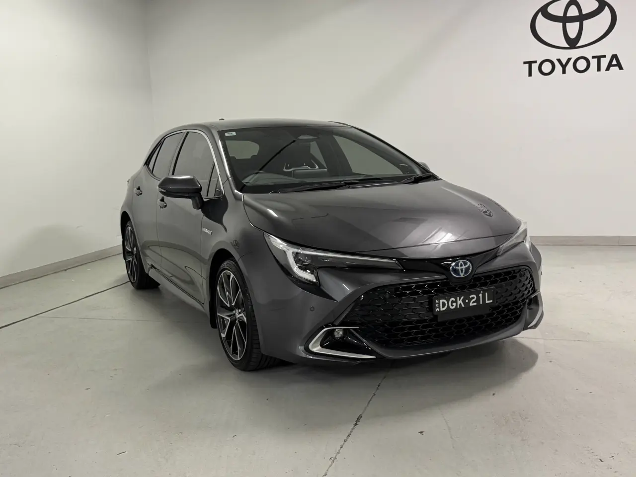 2023 TOYOTA COROLLA Gallery Image 3