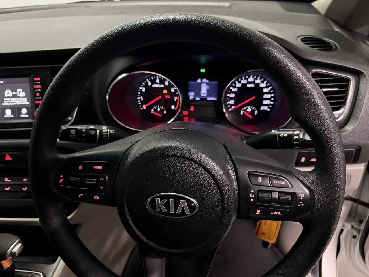 2019 KIA CARNIVAL Gallery Image 16