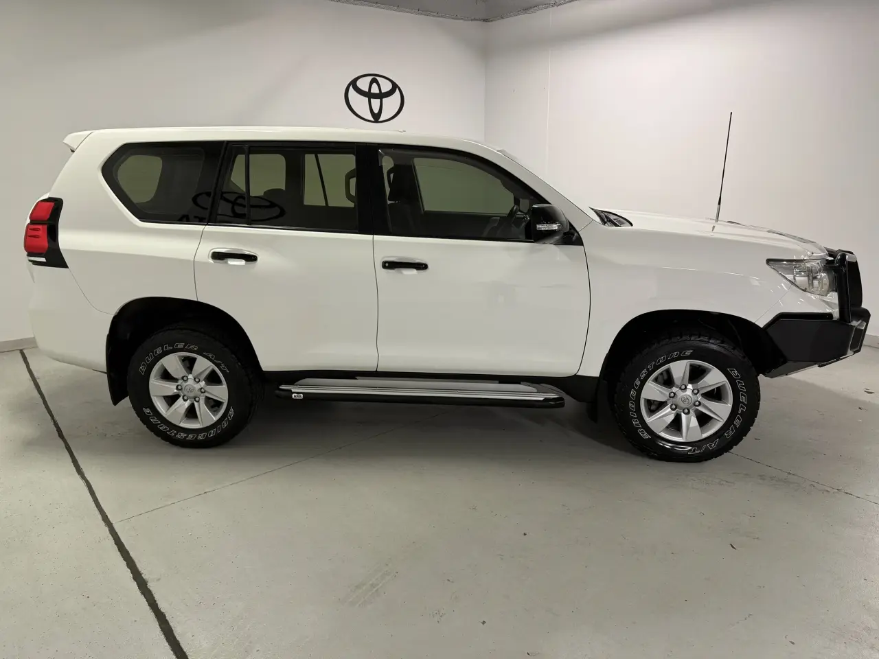 2019 TOYOTA PRADO Gallery Image 4