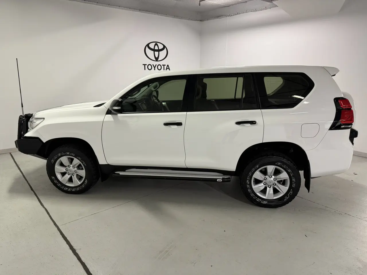 2019 TOYOTA PRADO Gallery Image 9