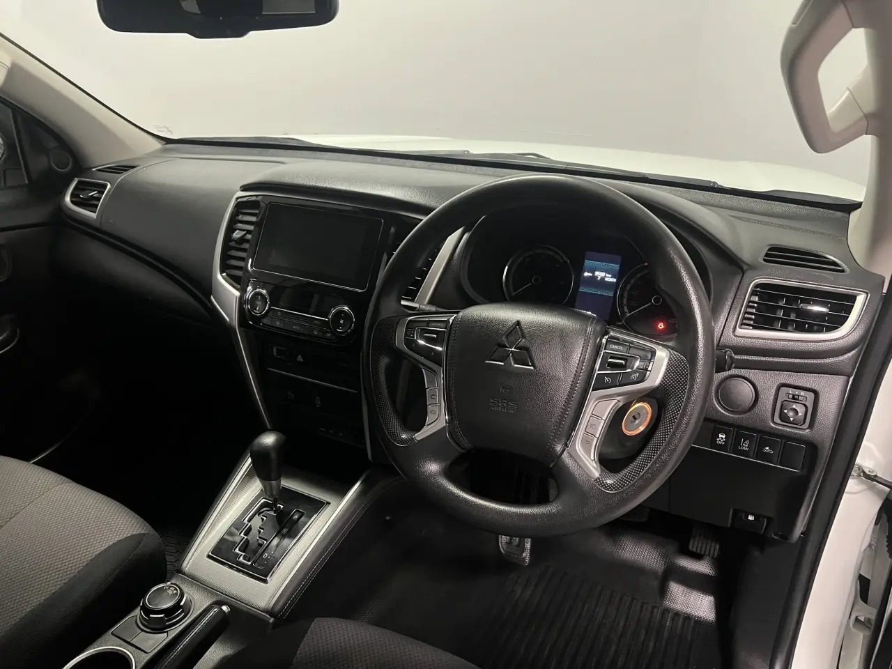 2021 MITSUBISHI TRITON Gallery Image 10