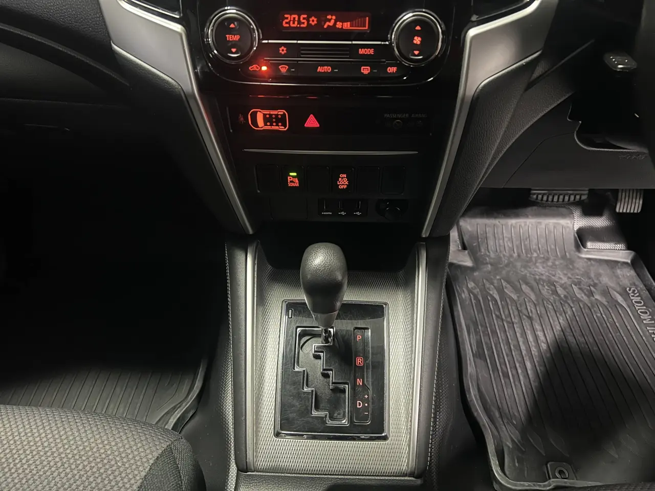 2021 MITSUBISHI TRITON Gallery Image 20