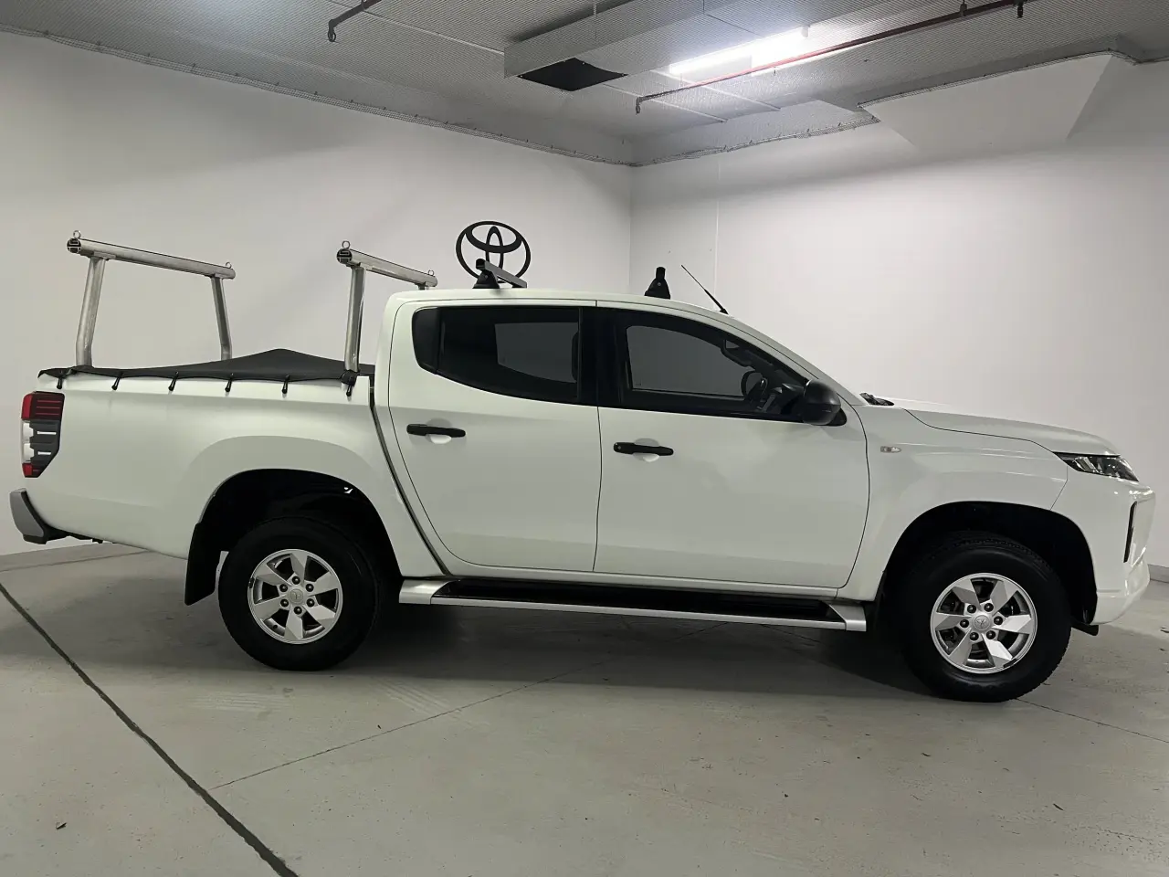 2021 MITSUBISHI TRITON Gallery Image 4