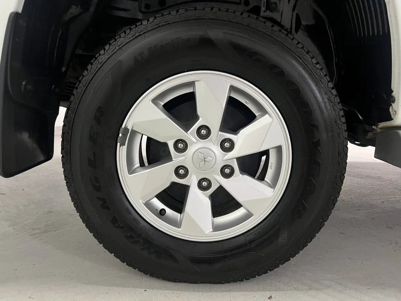 2021 MITSUBISHI TRITON Gallery Image 5