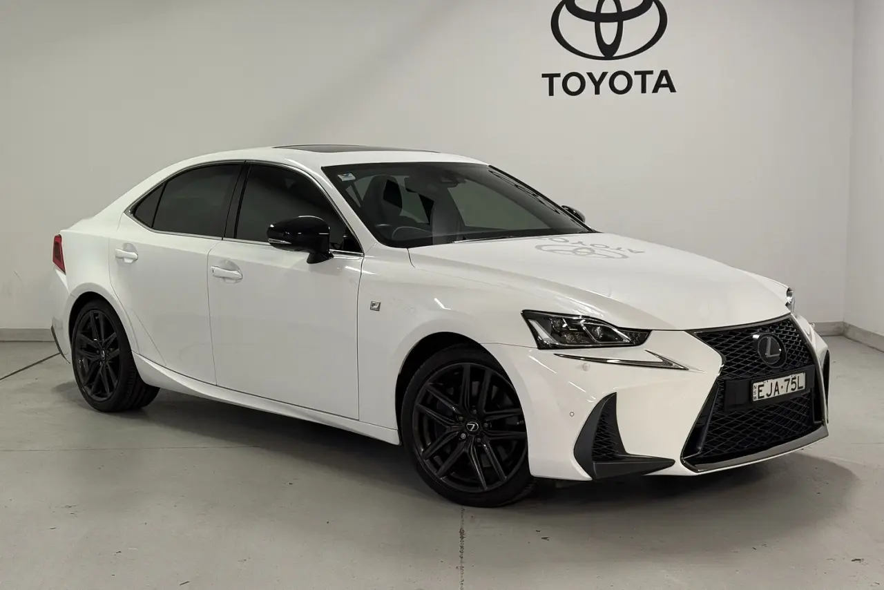 2020 Lexus IS Gallery Image 1