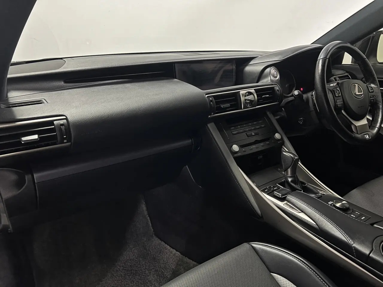 2020 LEXUS IS300 Gallery Image 15