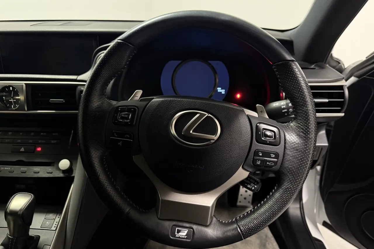 2020 Lexus IS Gallery Image 15