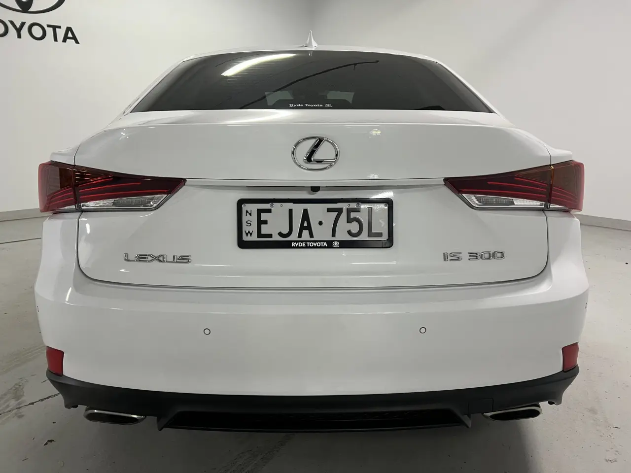 2020 LEXUS IS300 Gallery Image 7
