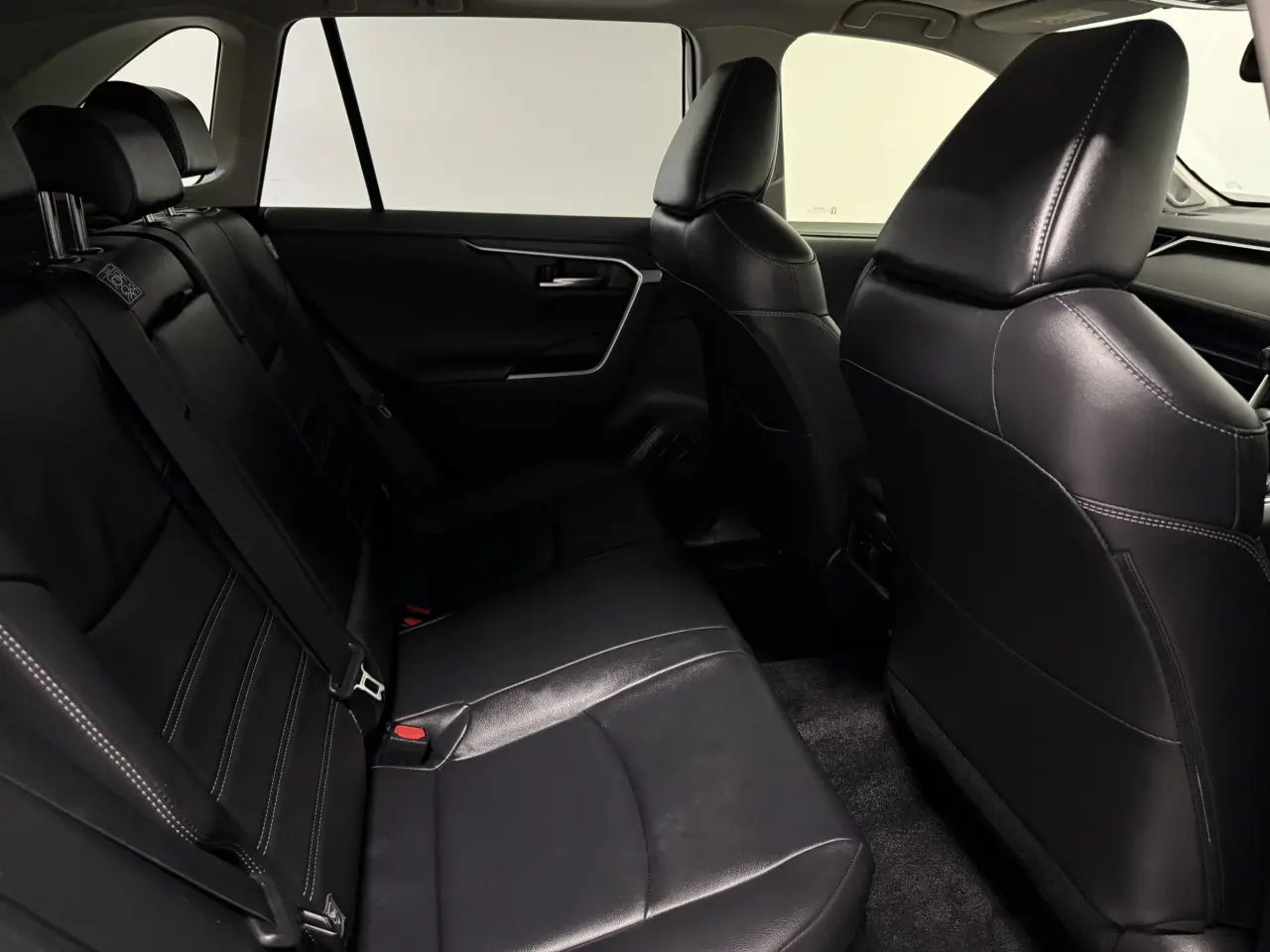2021 TOYOTA RAV4 HYBRID Gallery Image 12