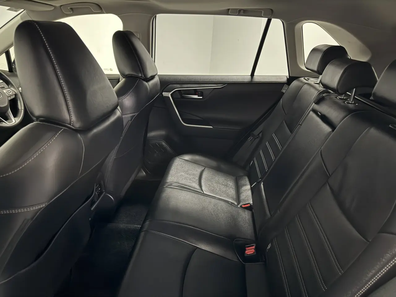 2021 TOYOTA RAV4 HYBRID Gallery Image 15