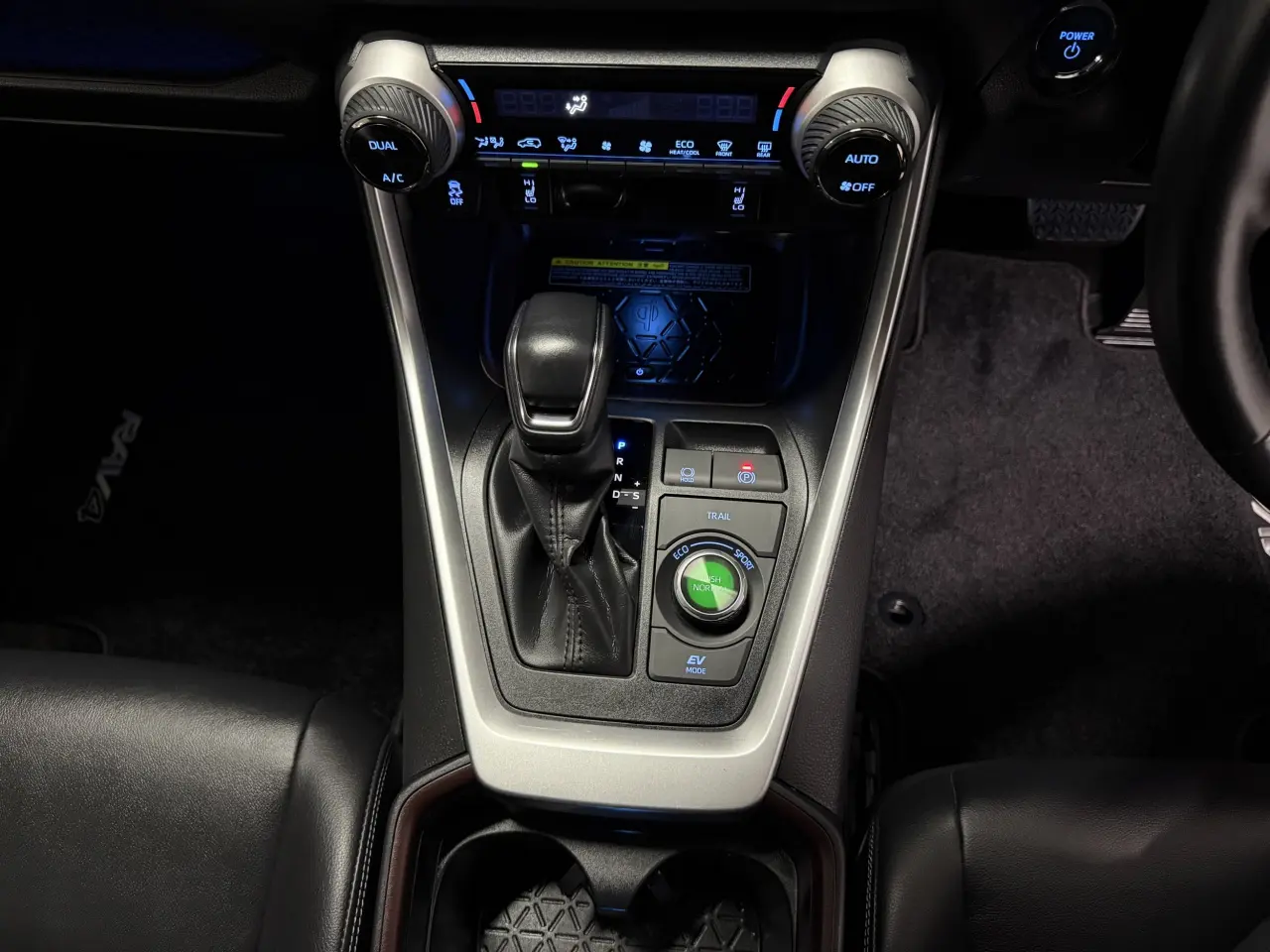 2021 TOYOTA RAV4 HYBRID Gallery Image 19
