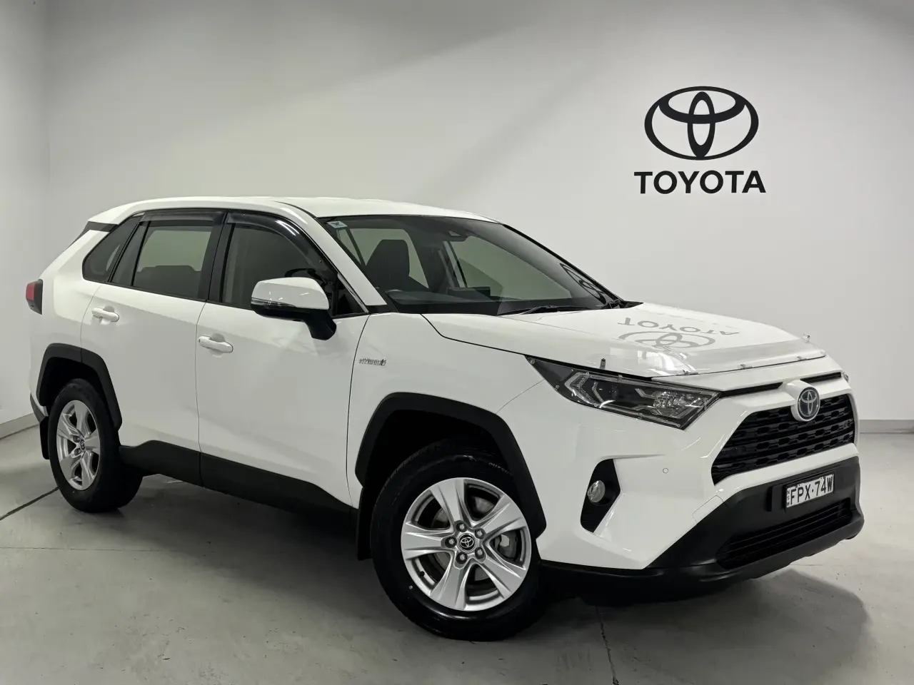 2021 TOYOTA RAV4 HYBRID Gallery Image 1