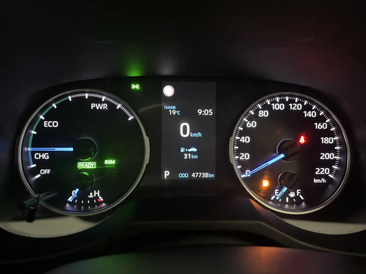 2021 TOYOTA RAV4 HYBRID Gallery Image 16