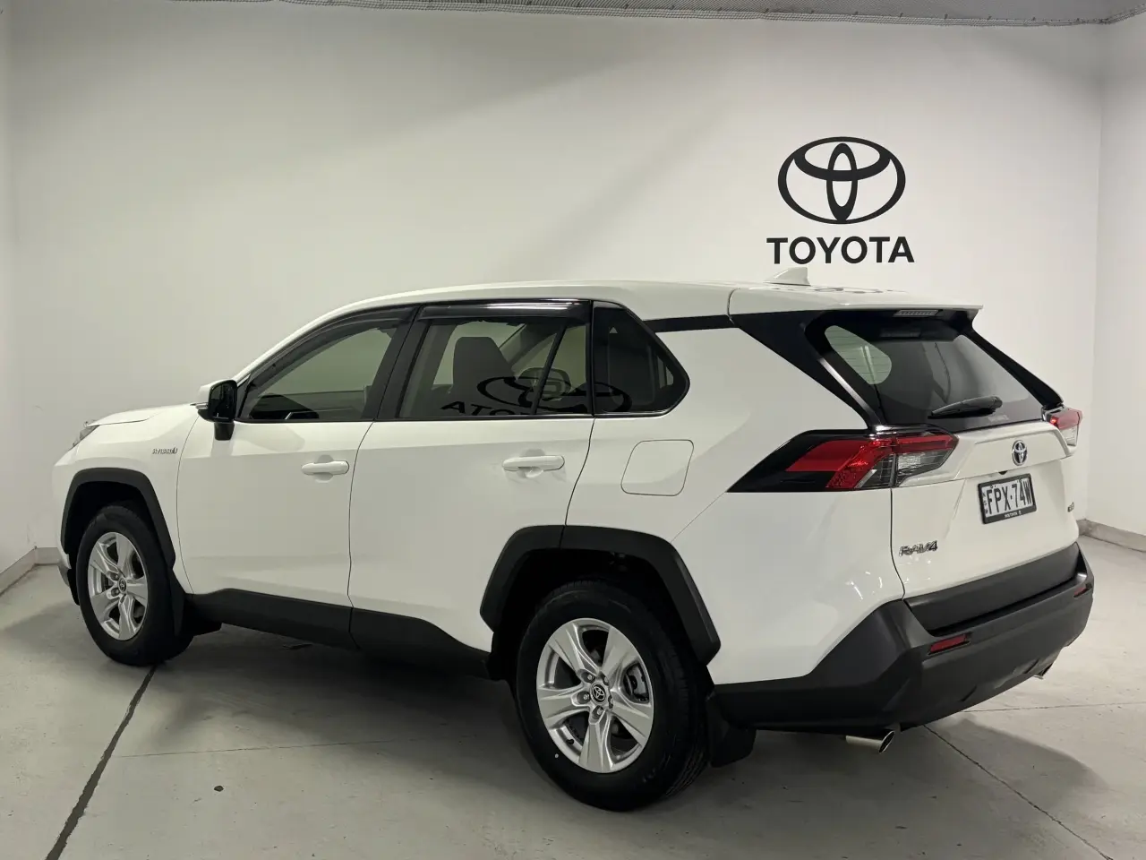 2021 TOYOTA RAV4 HYBRID Gallery Image 6