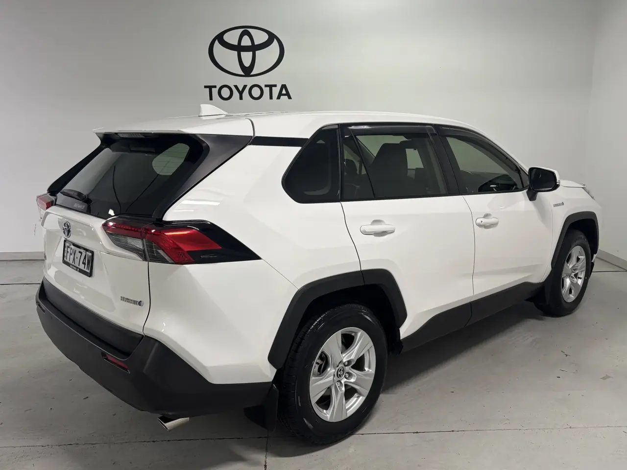 2021 TOYOTA RAV4 HYBRID Gallery Image 8