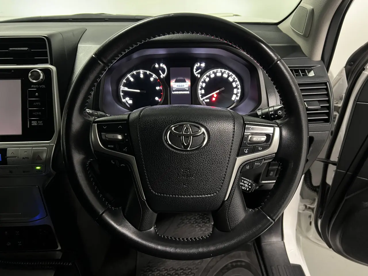 2019 TOYOTA PRADO Gallery Image 17
