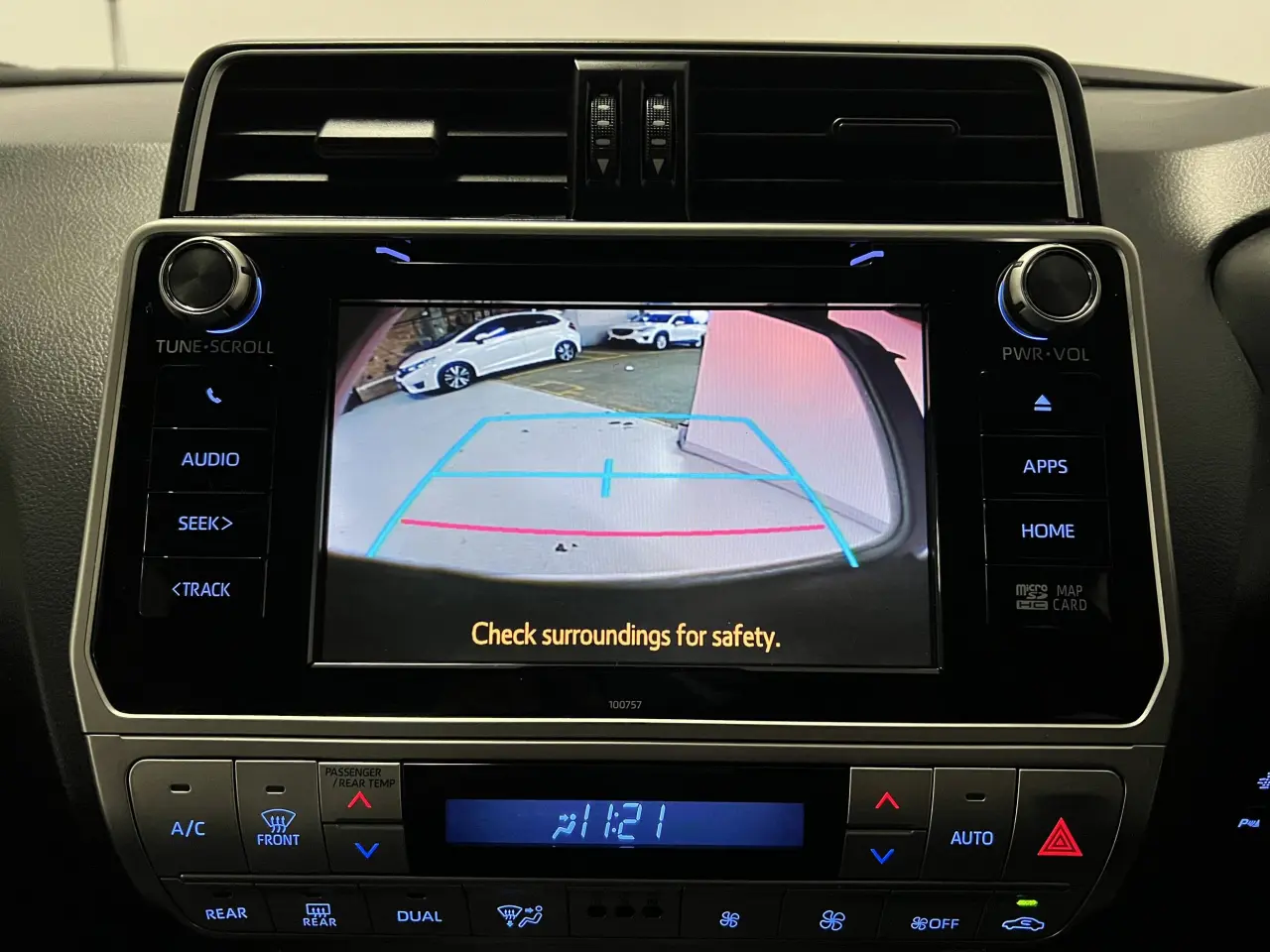 2019 TOYOTA PRADO Gallery Image 19