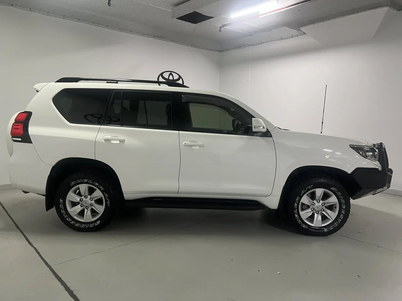 2019 TOYOTA PRADO Gallery Image 4