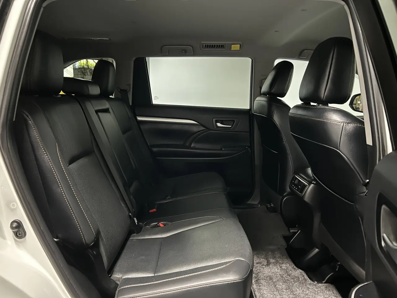 2019 TOYOTA KLUGER Gallery Image 11