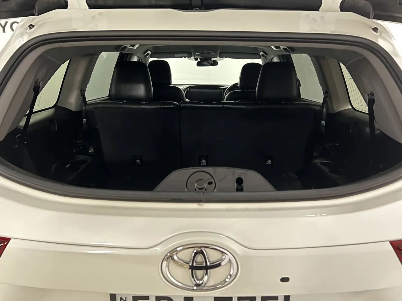 2019 TOYOTA KLUGER Gallery Image 12