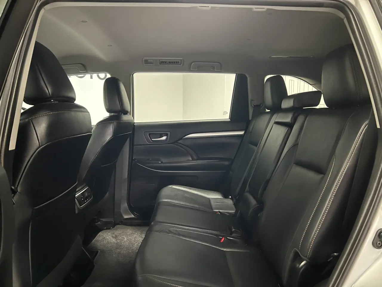 2019 TOYOTA KLUGER Gallery Image 15