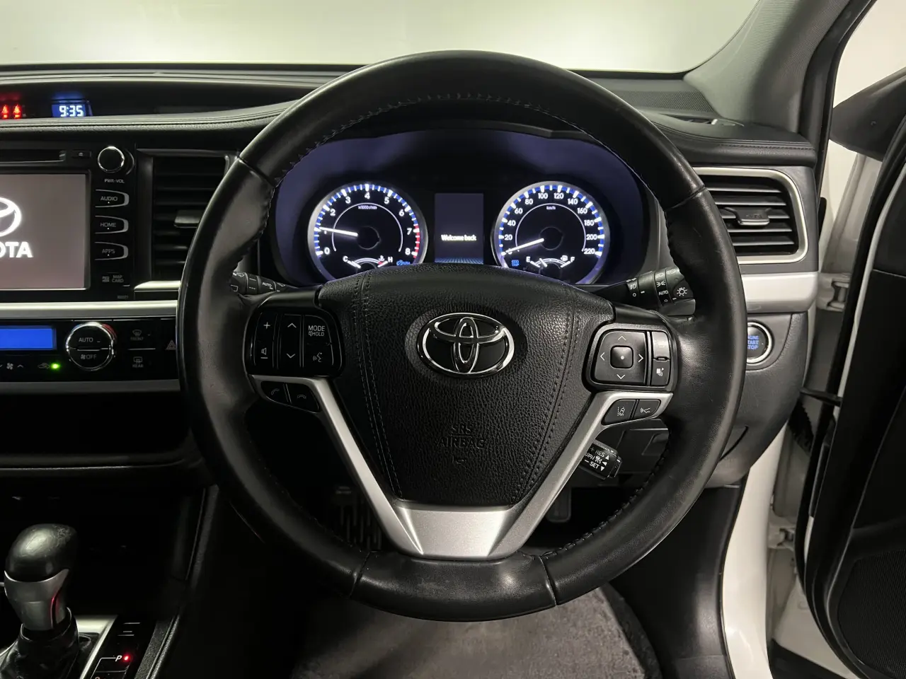 2019 TOYOTA KLUGER Gallery Image 18