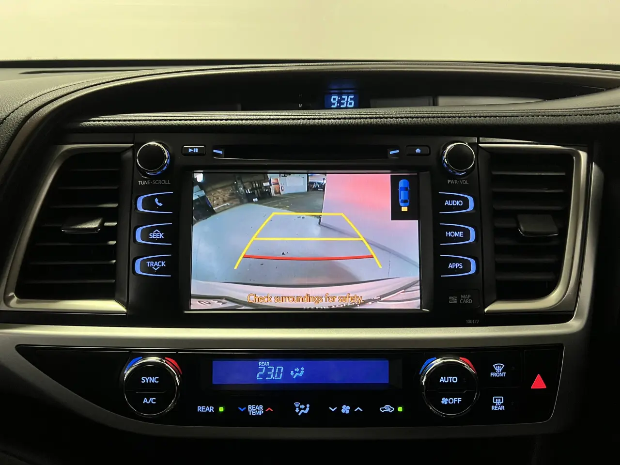2019 TOYOTA KLUGER Gallery Image 20