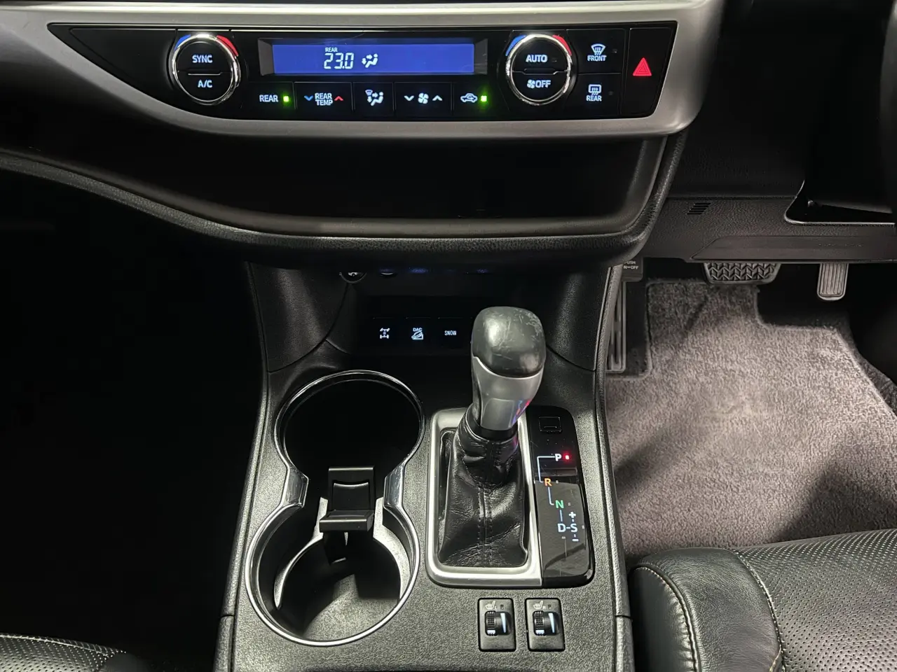 2019 TOYOTA KLUGER Gallery Image 21