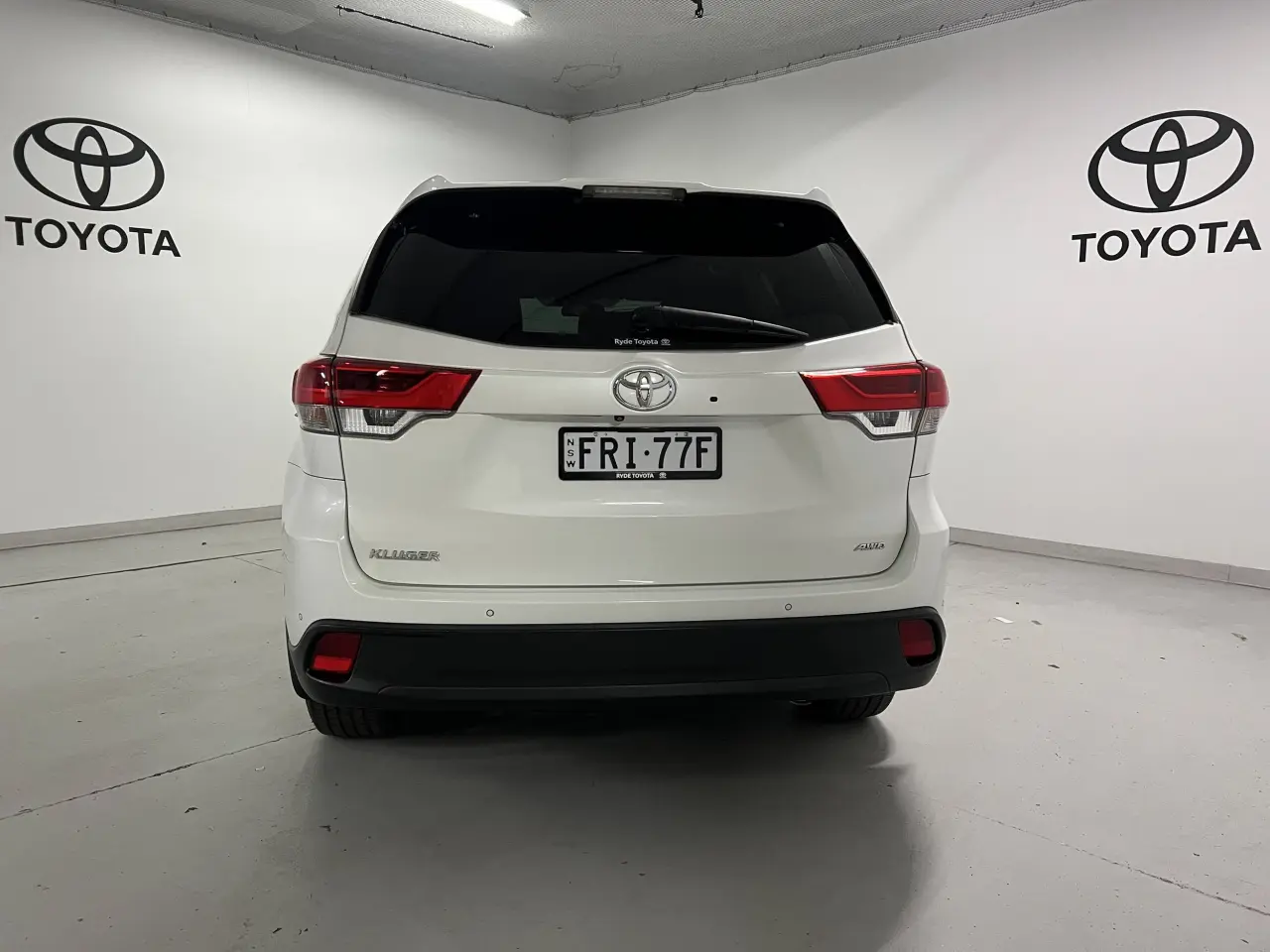 2019 TOYOTA KLUGER Gallery Image 6