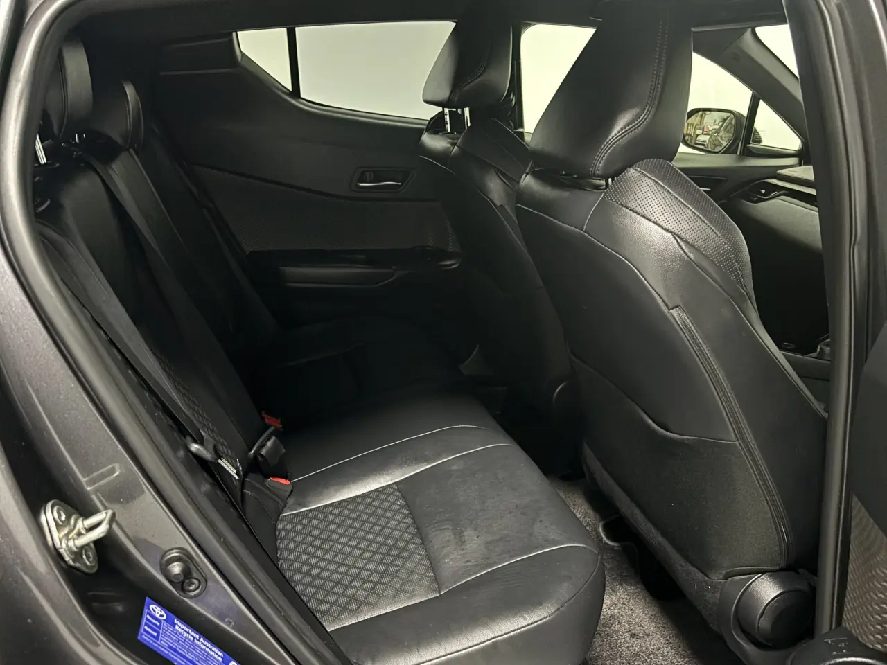 2021 TOYOTA C-HR HYBRID Gallery Image 10