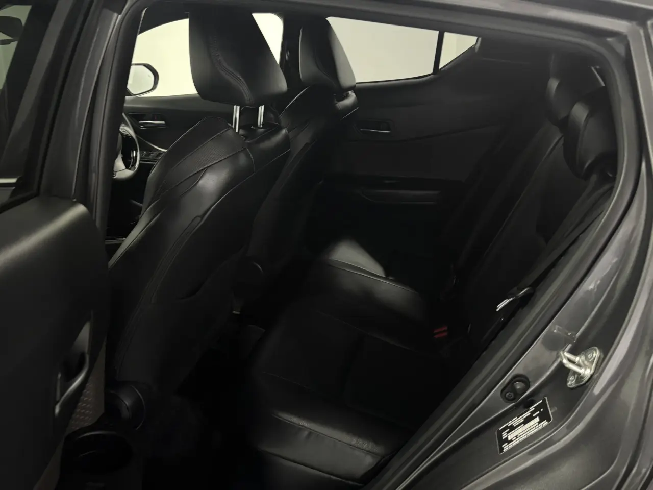 2021 TOYOTA C-HR HYBRID Gallery Image 12