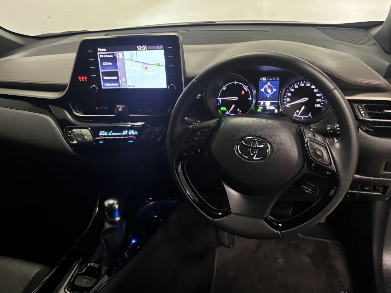 2021 TOYOTA C-HR HYBRID Gallery Image 15