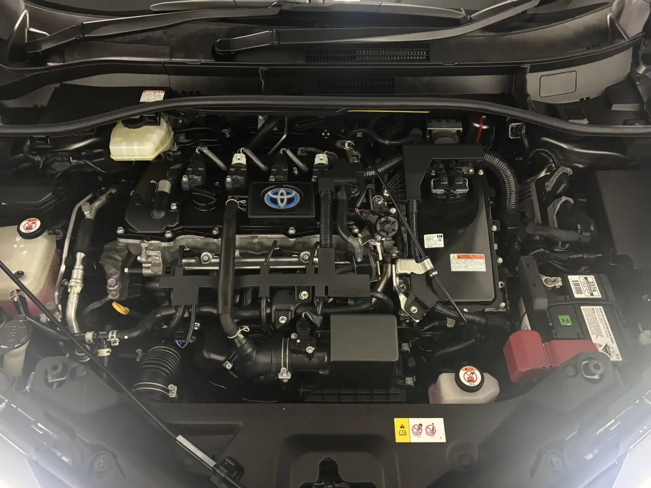 2021 TOYOTA C-HR HYBRID Gallery Image 20