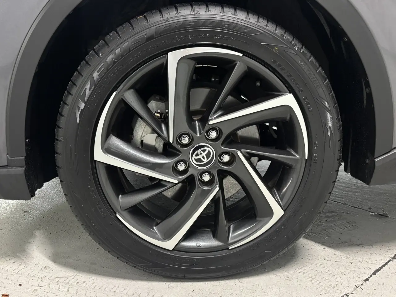 2021 TOYOTA C-HR HYBRID Gallery Image 5