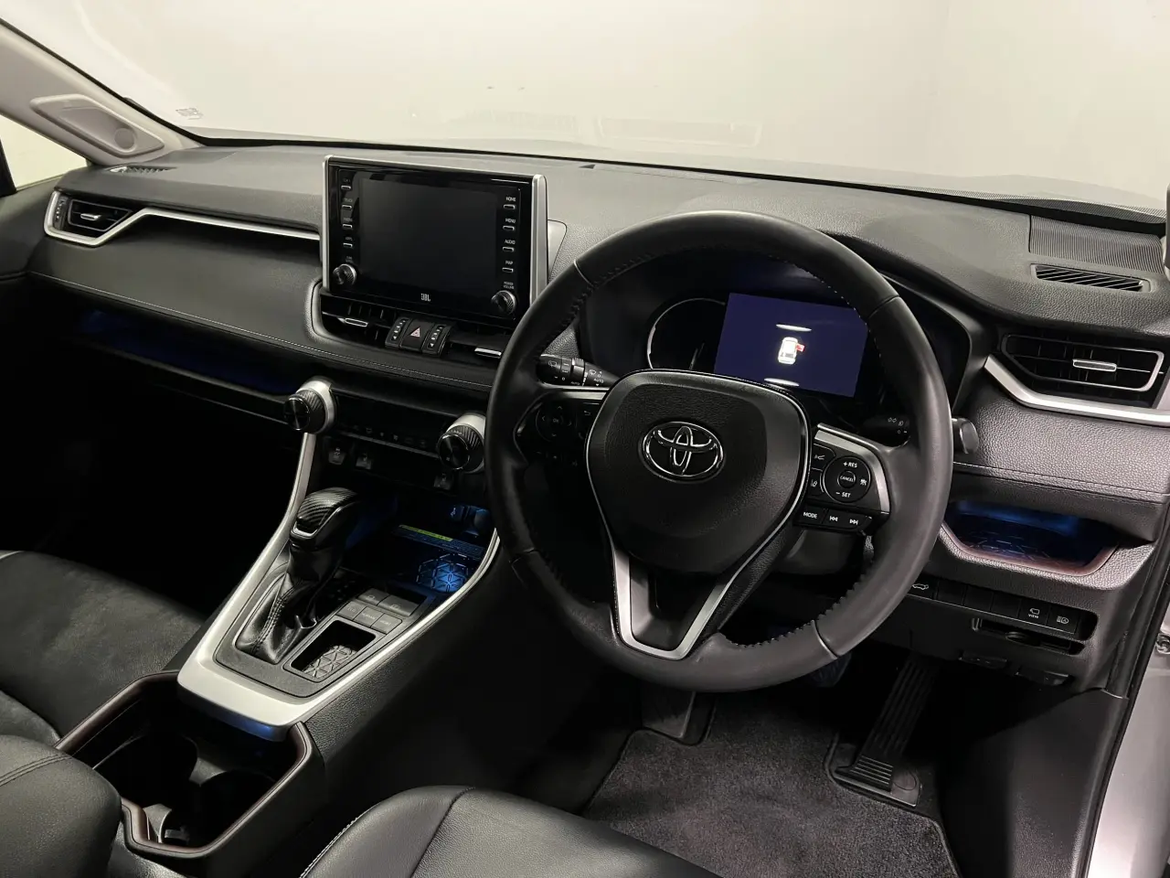 2020 TOYOTA RAV4 Gallery Image 11