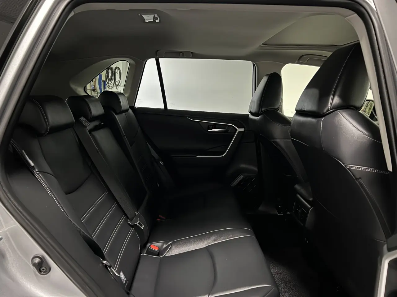 2020 TOYOTA RAV4 Gallery Image 12