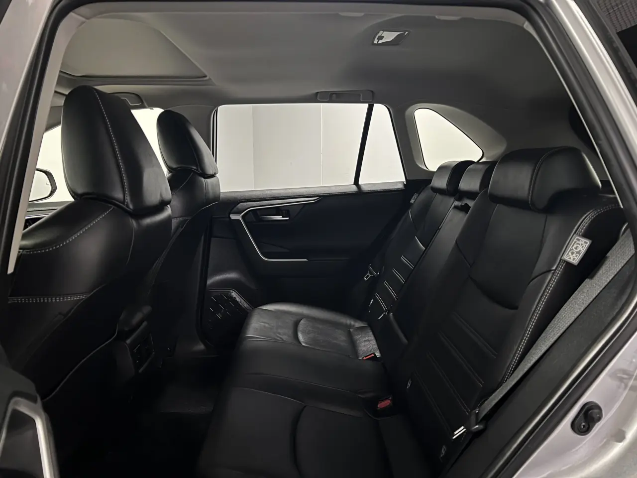 2020 TOYOTA RAV4 Gallery Image 15