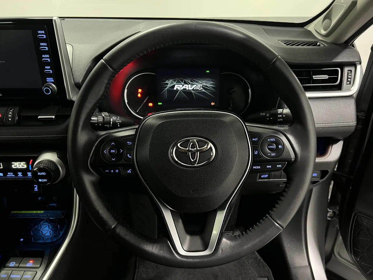 2020 TOYOTA RAV4 Gallery Image 18