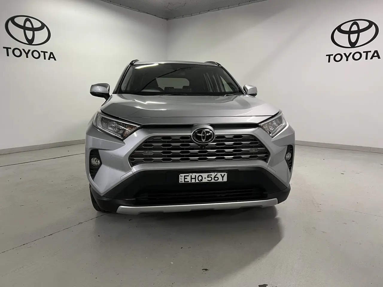 2020 TOYOTA RAV4 Gallery Image 2