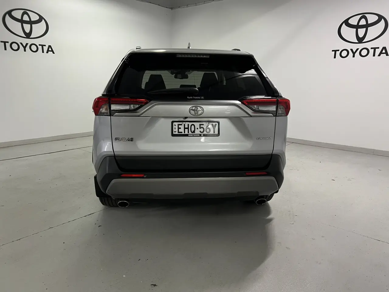 2020 TOYOTA RAV4 Gallery Image 6