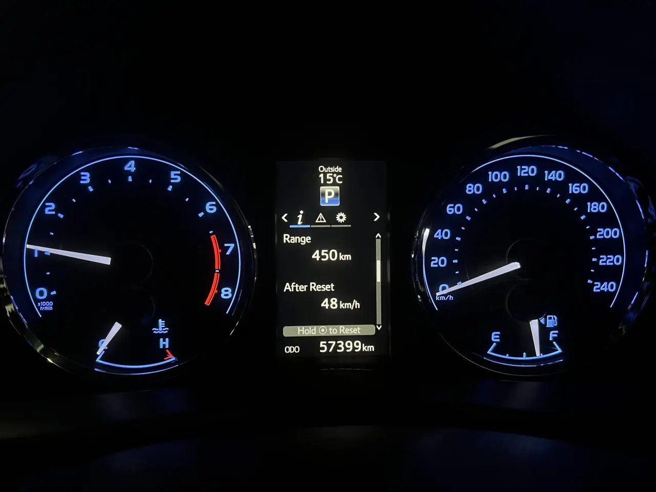 2017 TOYOTA COROLLA Gallery Image 17