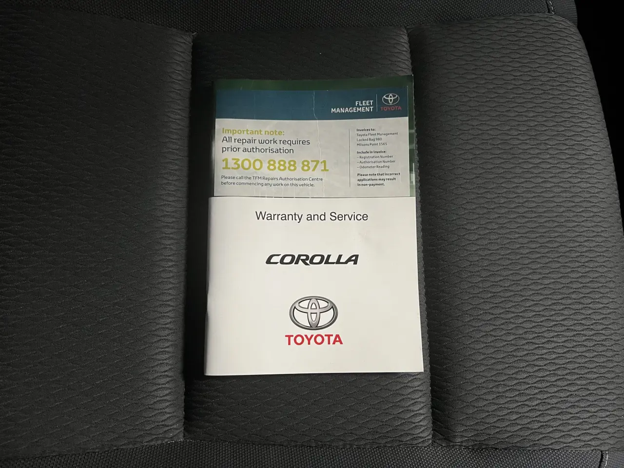 2017 TOYOTA COROLLA Gallery Image 20