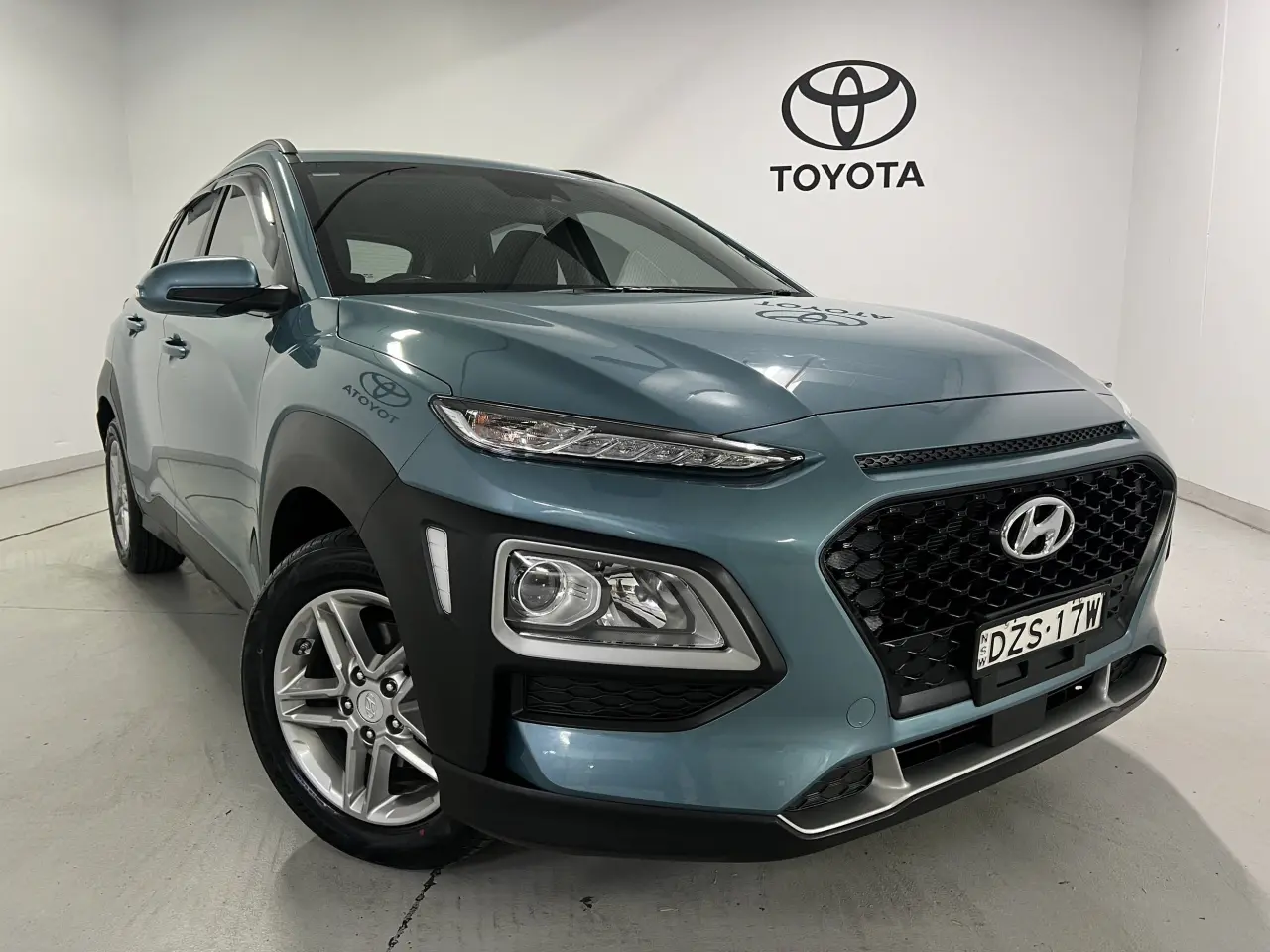 2018 HYUNDAI KONA Gallery Image 1