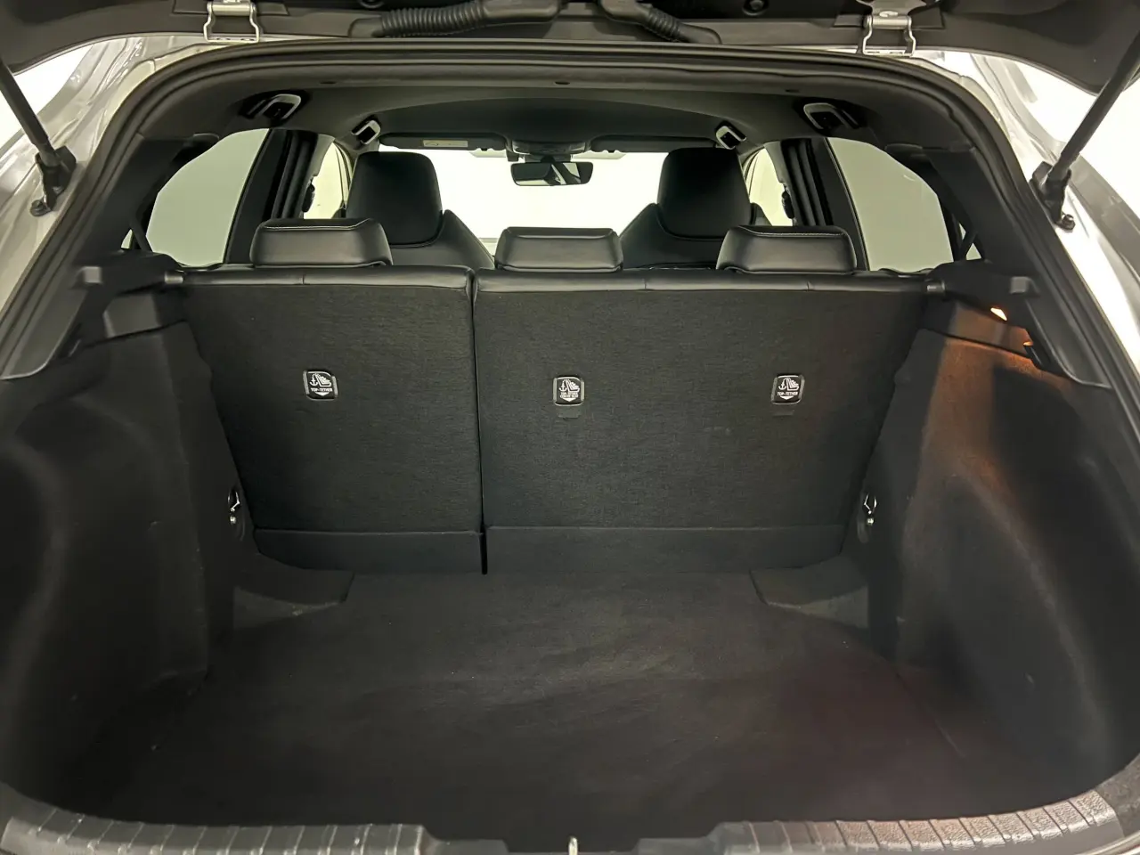 2020 TOYOTA COROLLA Gallery Image 13