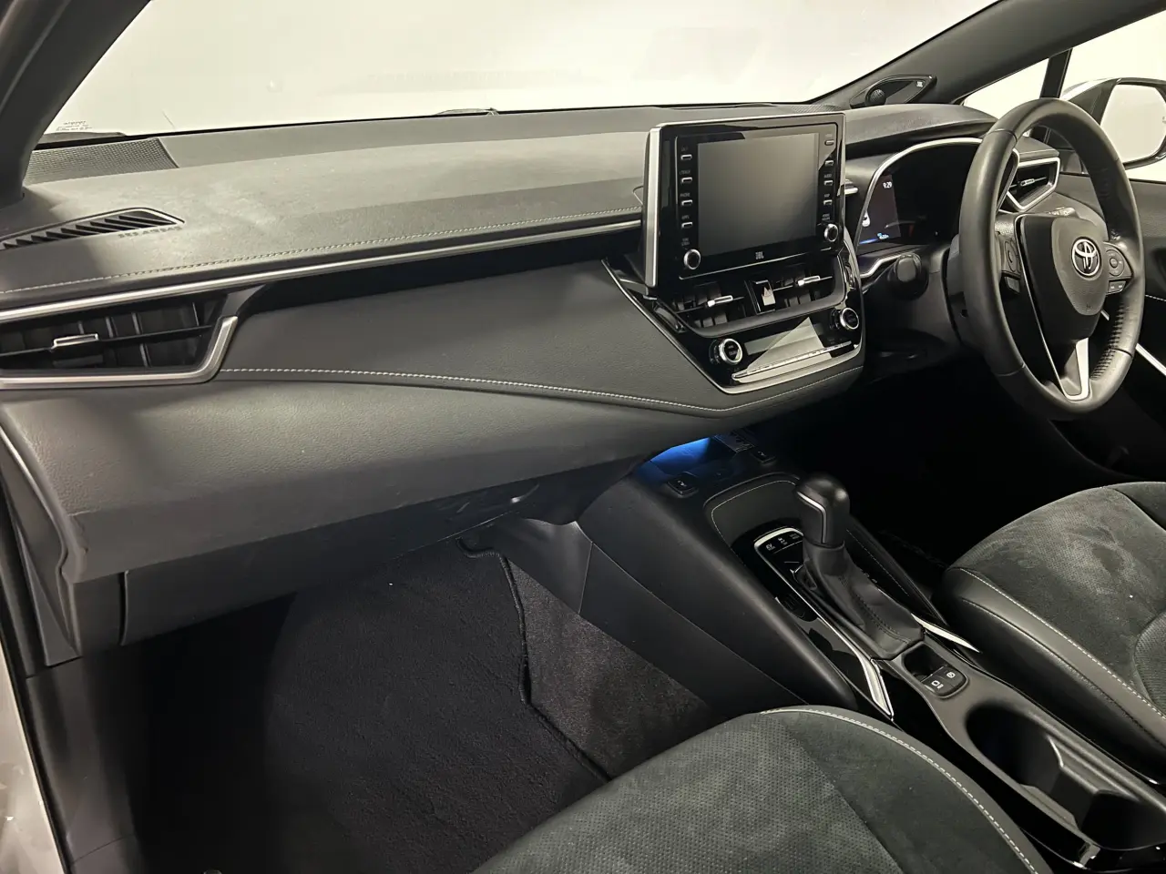 2020 TOYOTA COROLLA Gallery Image 15