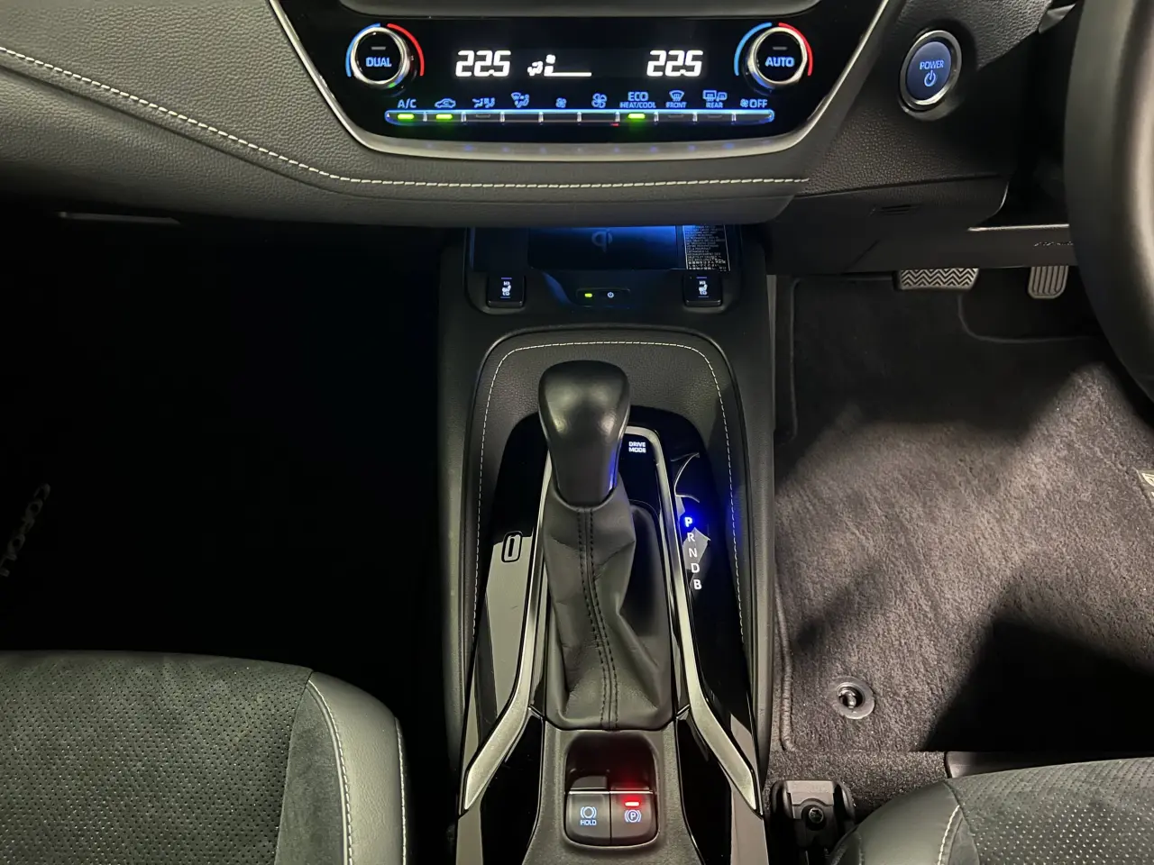 2020 TOYOTA COROLLA Gallery Image 20