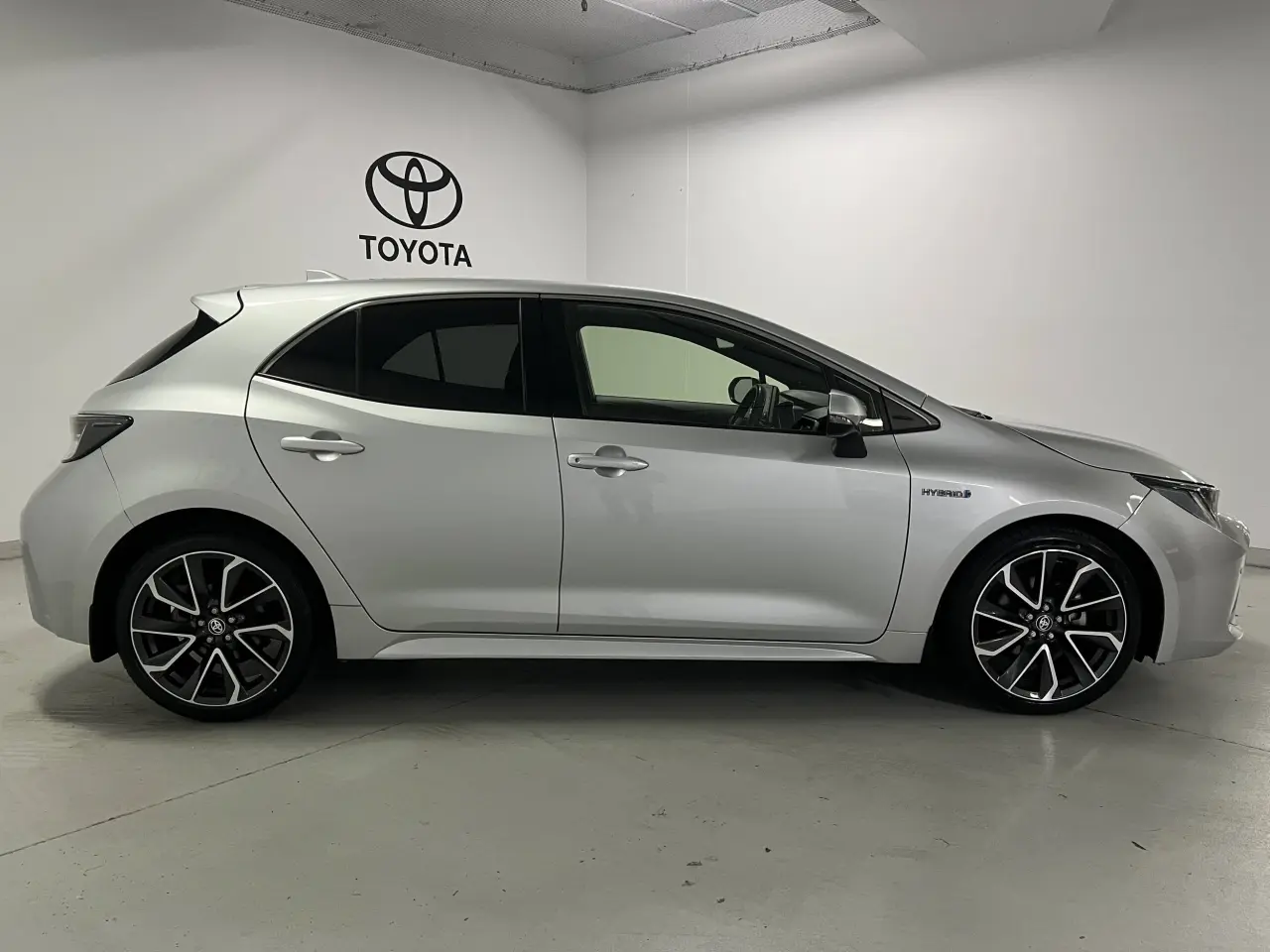 2020 TOYOTA COROLLA Gallery Image 4