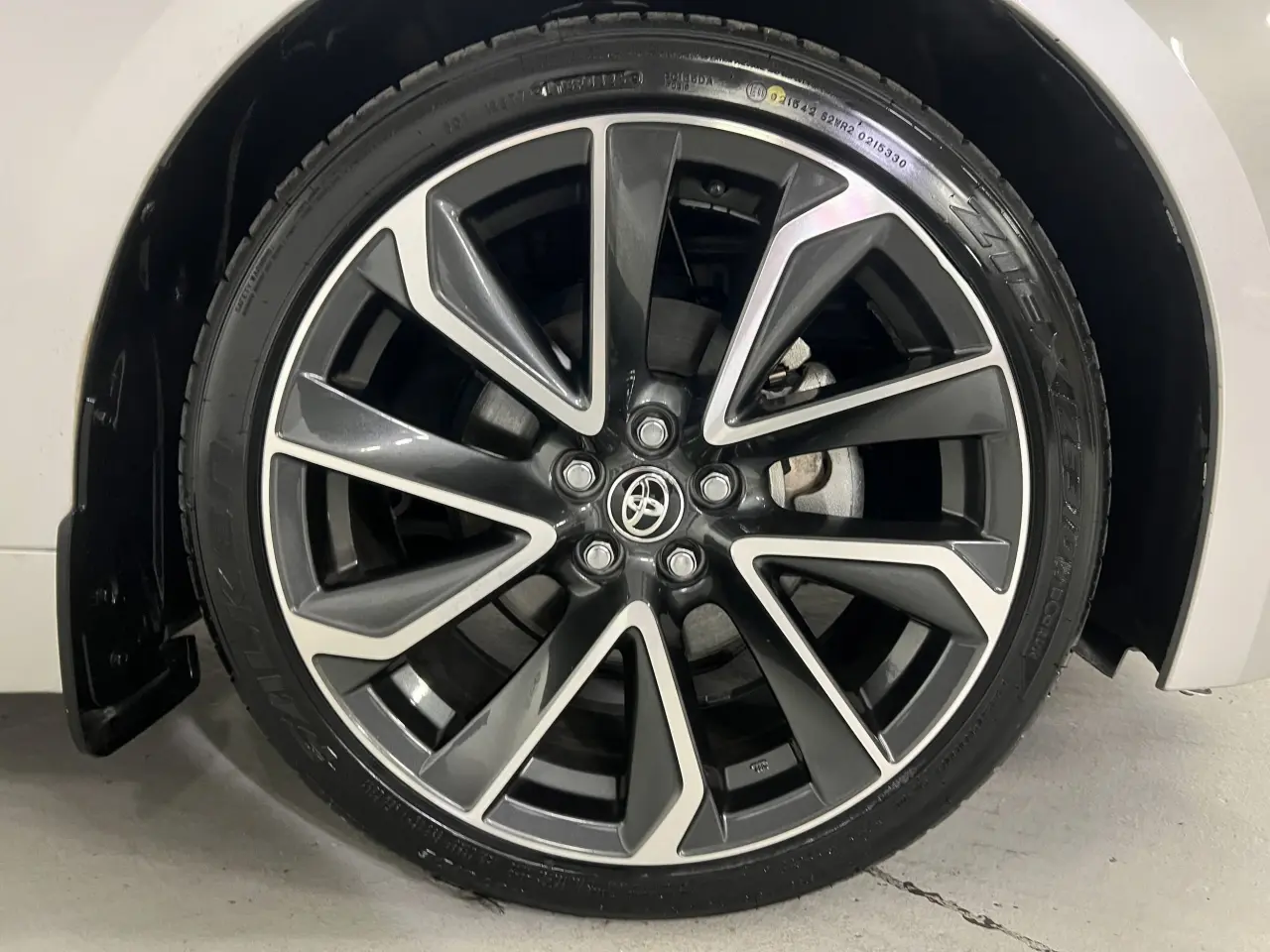 2020 TOYOTA COROLLA Gallery Image 5