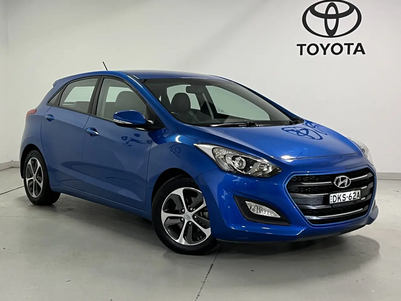 2016 HYUNDAI I30 Gallery Image 1