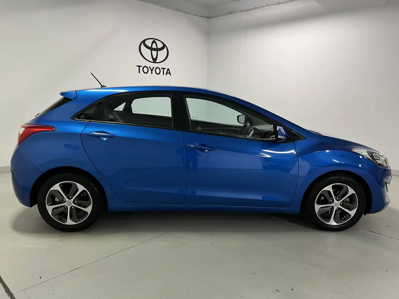 2016 HYUNDAI I30 Gallery Image 4